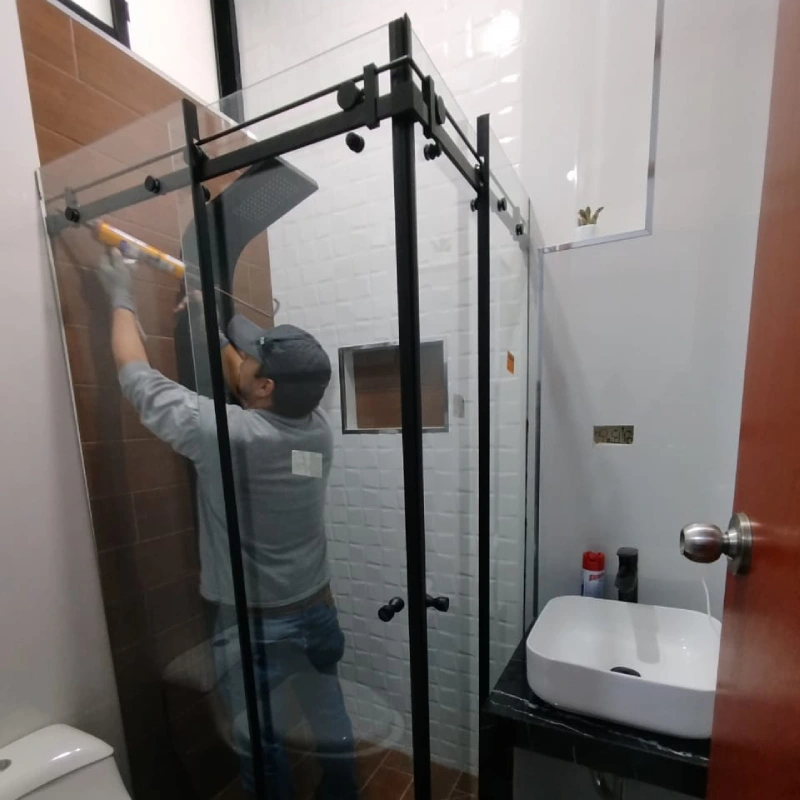 Instalación de Puerta de ducha Vidrieria Mercurio Glass